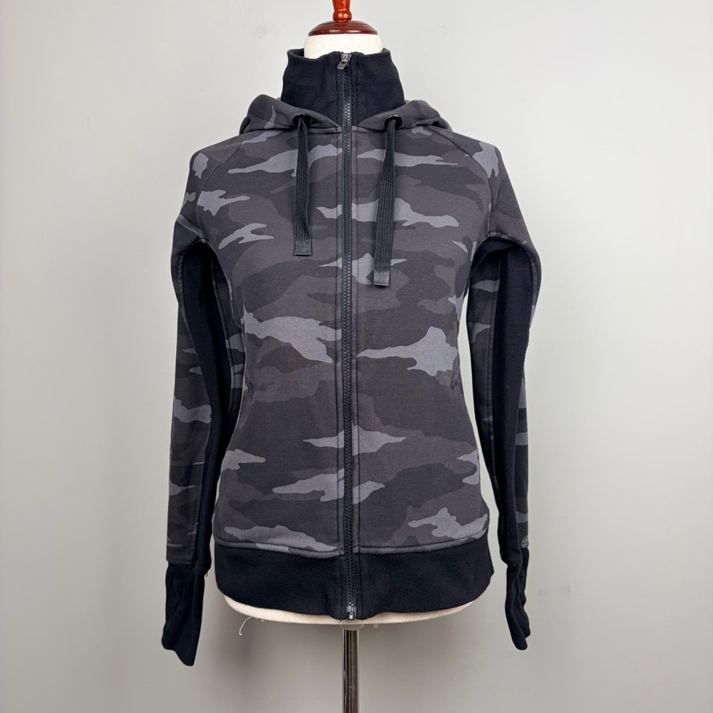 Athleta Triumph Camo Zip Hoodie Thumbholes Gray Black Women’s Small